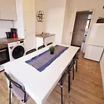 Heinrich\'S Apartment